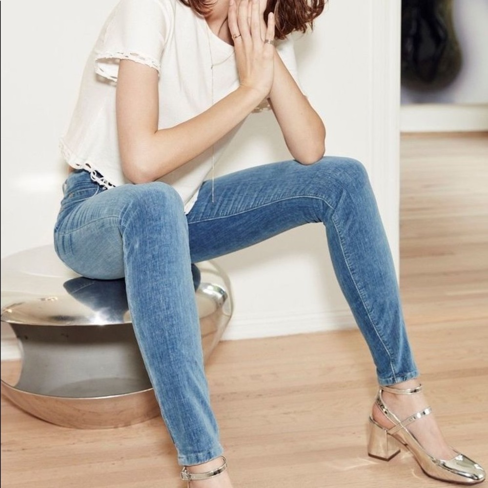 🌟 NWT Joe’s Light Blue Velvet Jeans 🌟 SIZE 26